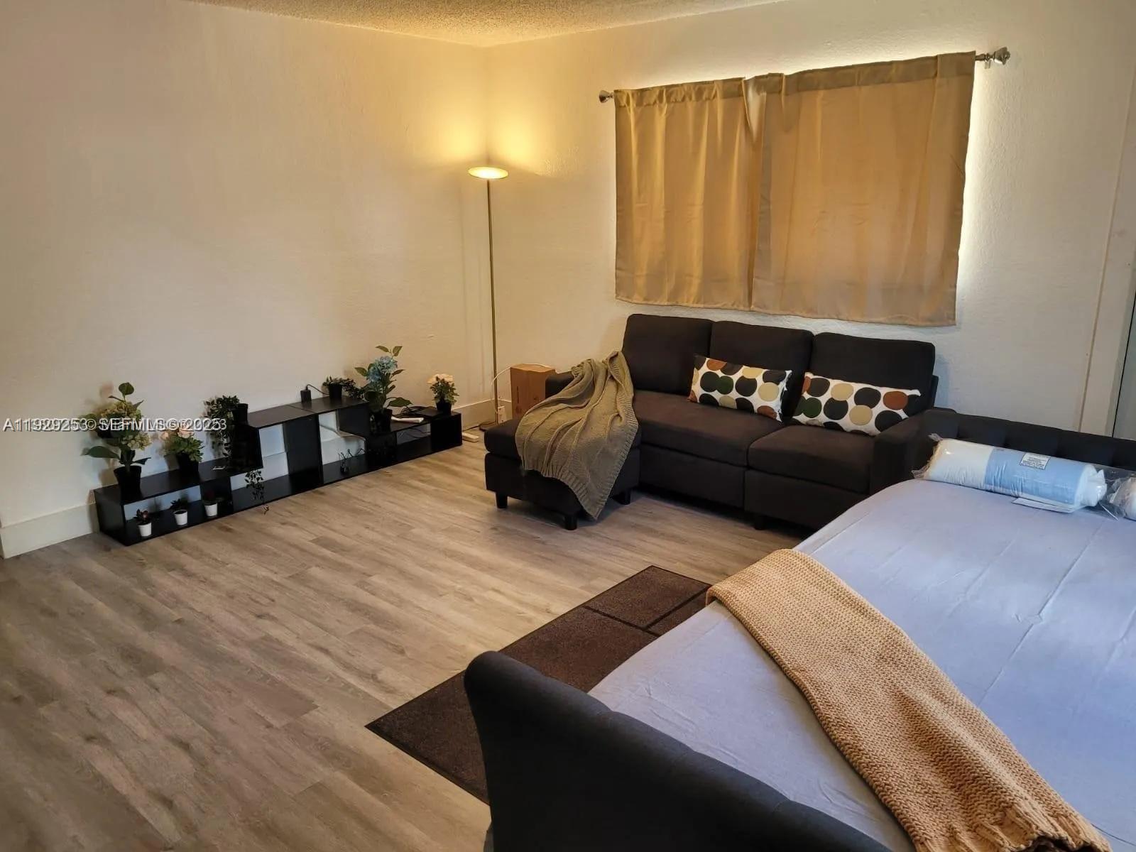 EARLINGTON HEIGHTS - Residential Income