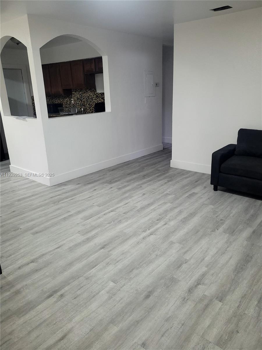 EARLINGTON HEIGHTS - Residential Income