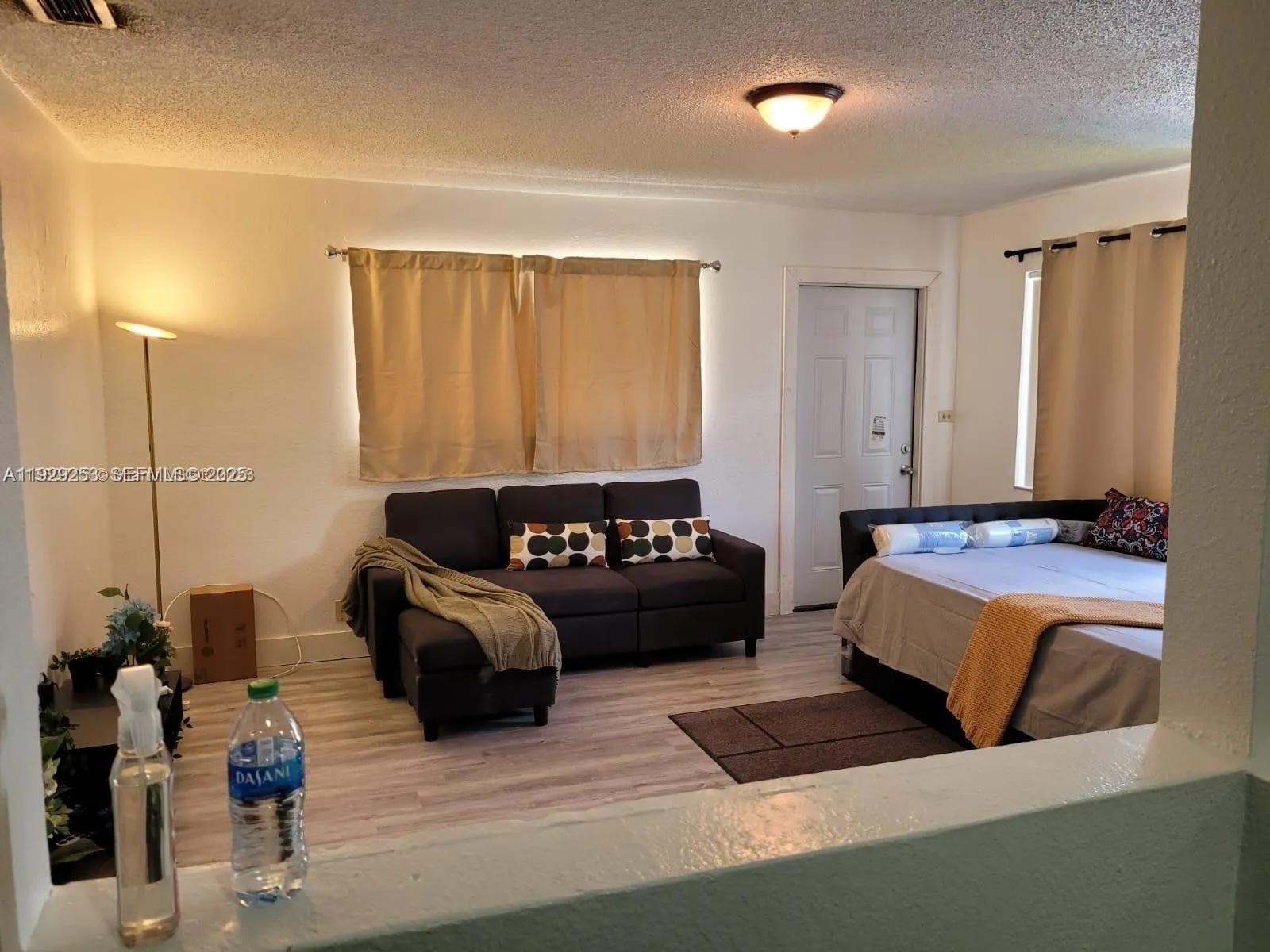 EARLINGTON HEIGHTS - Residential Income