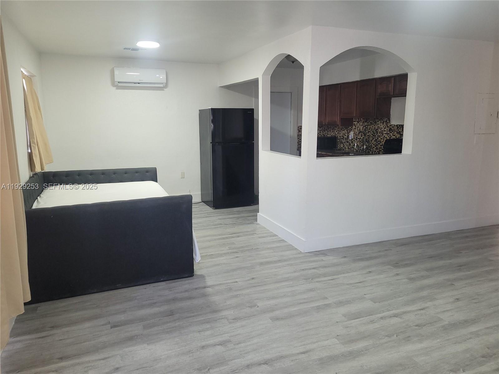 EARLINGTON HEIGHTS - Residential Income