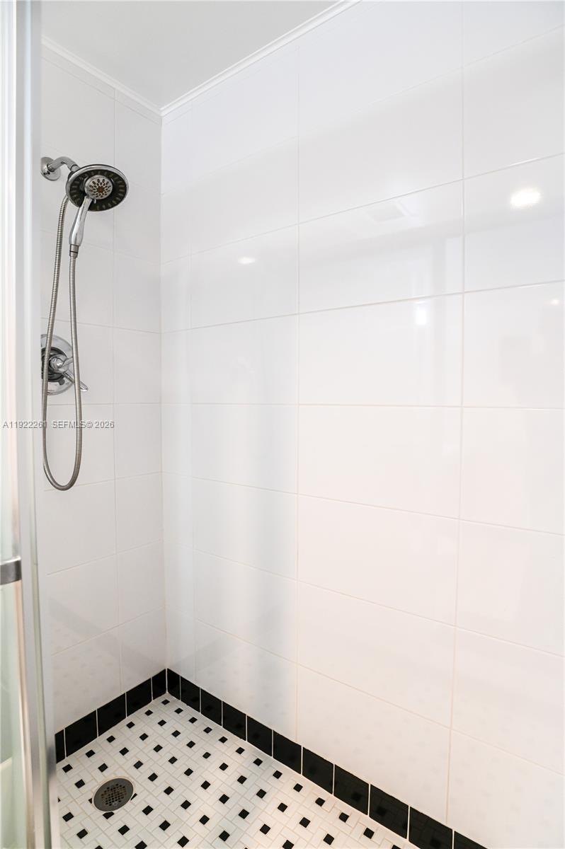 HILLCREST EAST NO 23 COND - Residential