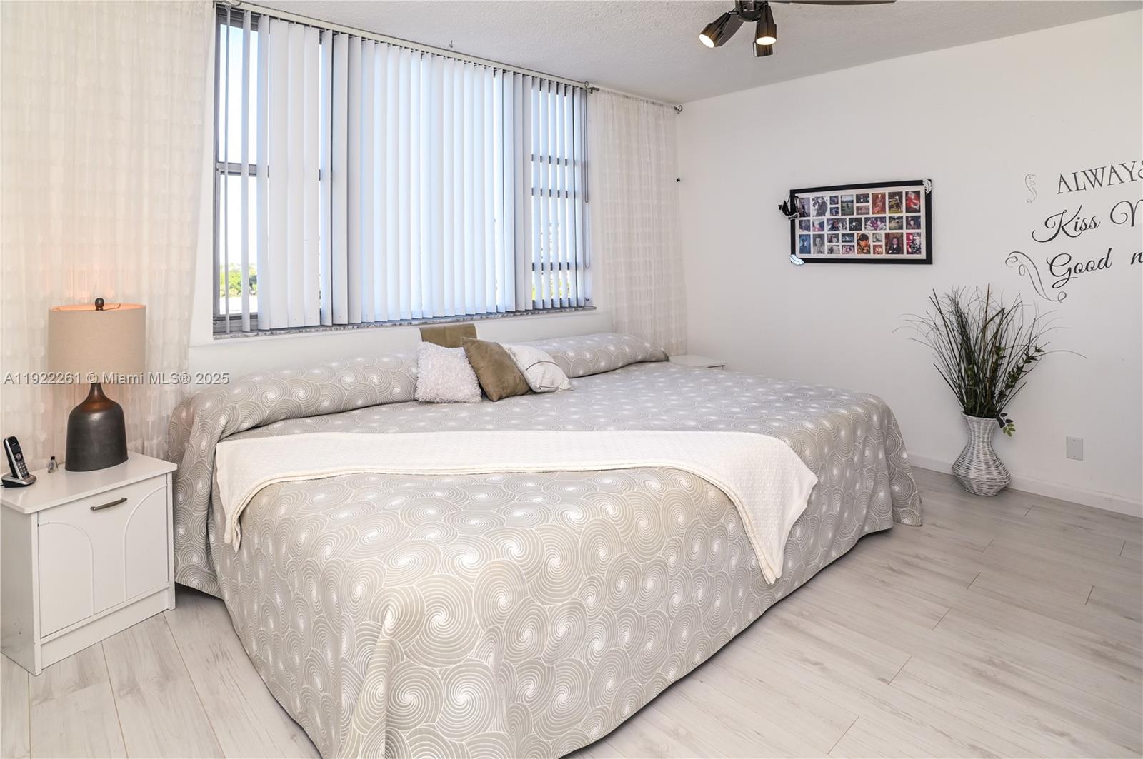 HILLCREST EAST NO 23 COND - Residential