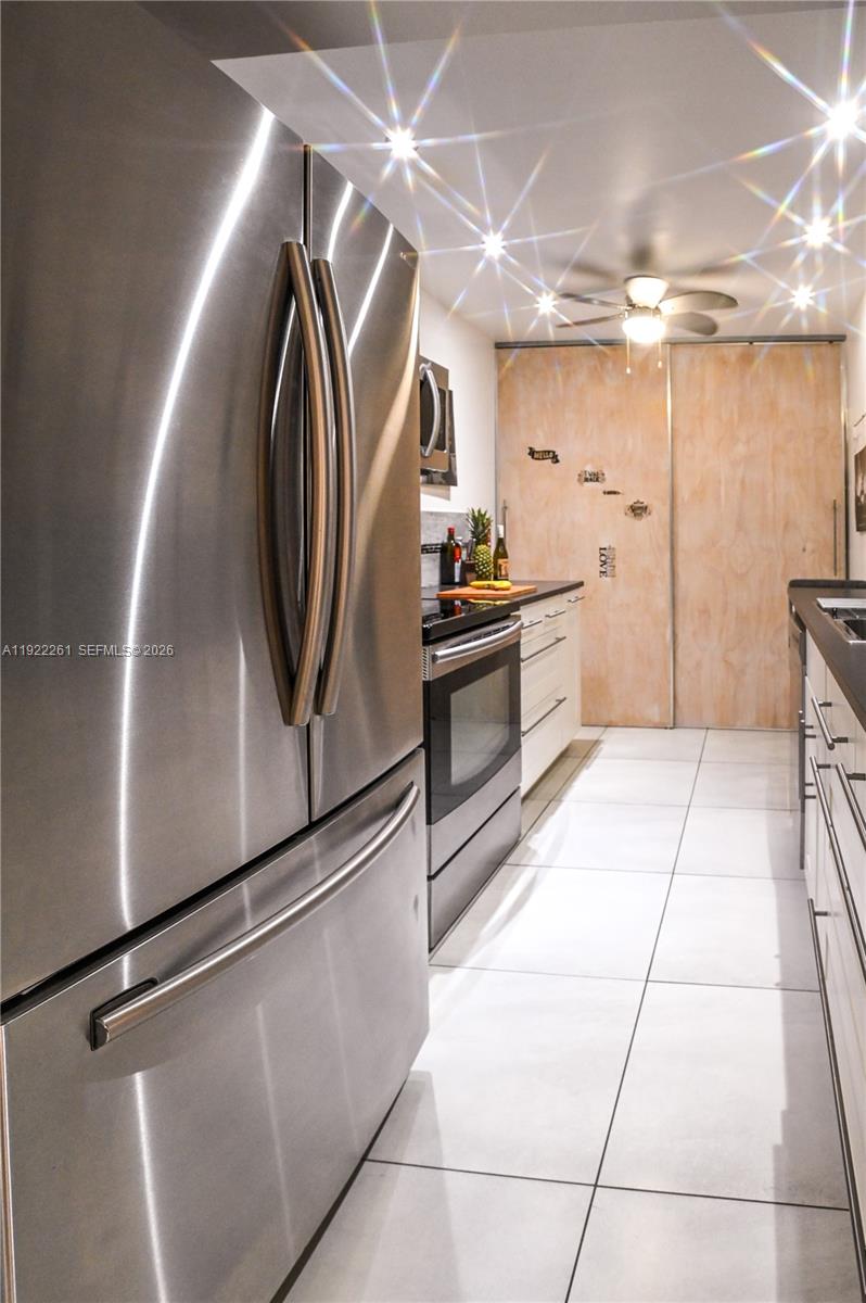 HILLCREST EAST NO 23 COND - Residential