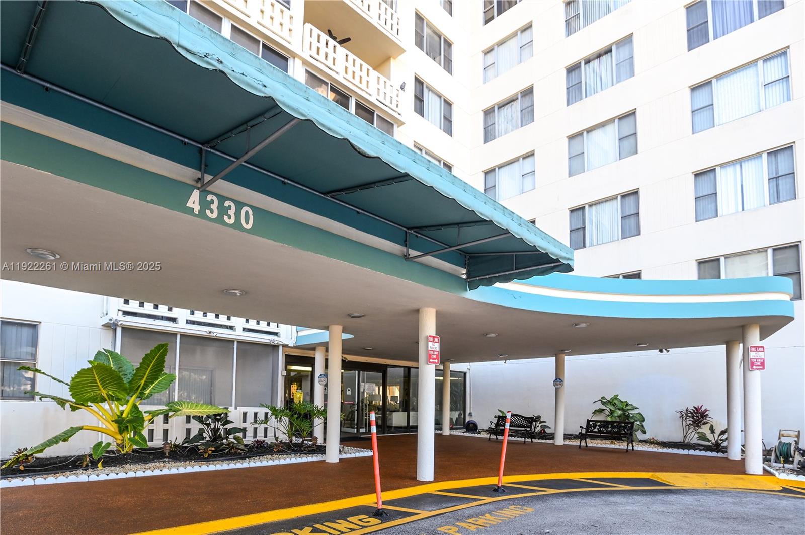 HILLCREST EAST NO 23 COND - Residential