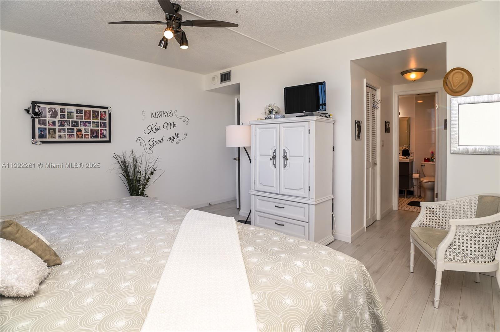 HILLCREST EAST NO 23 COND - Residential