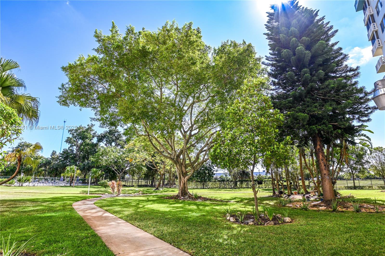 HILLCREST EAST NO 23 COND - Residential