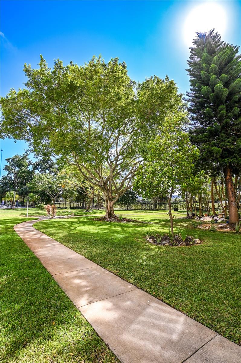 HILLCREST EAST NO 23 COND - Residential