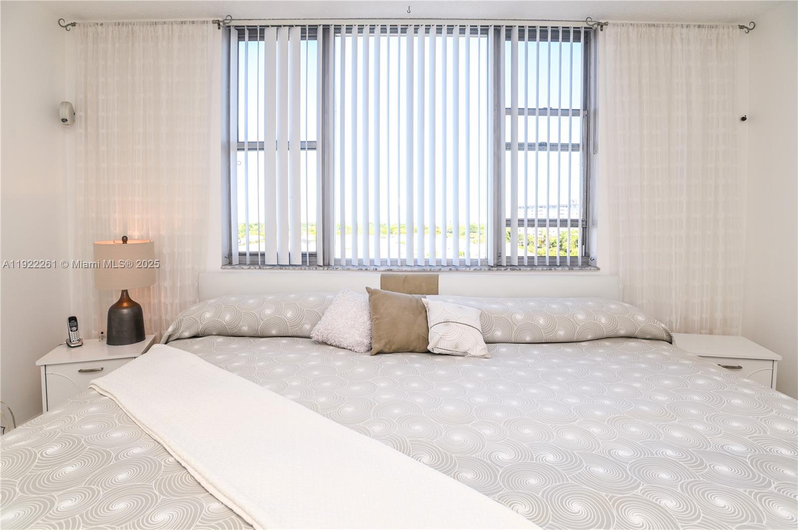 HILLCREST EAST NO 23 COND - Residential