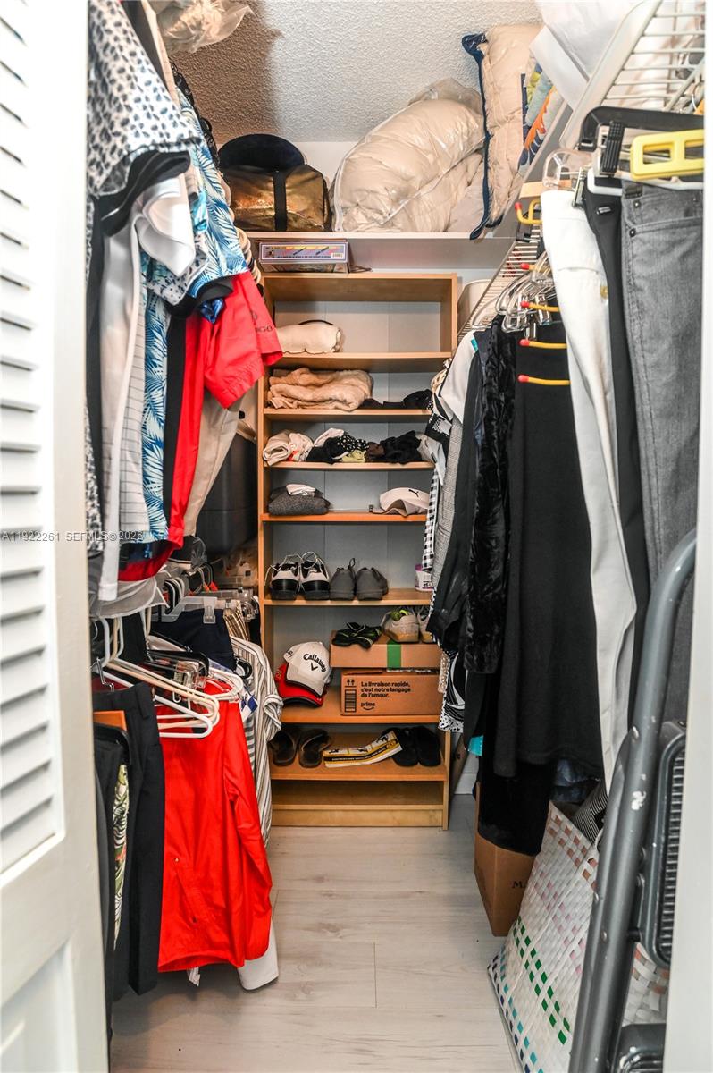 HILLCREST EAST NO 23 COND - Residential