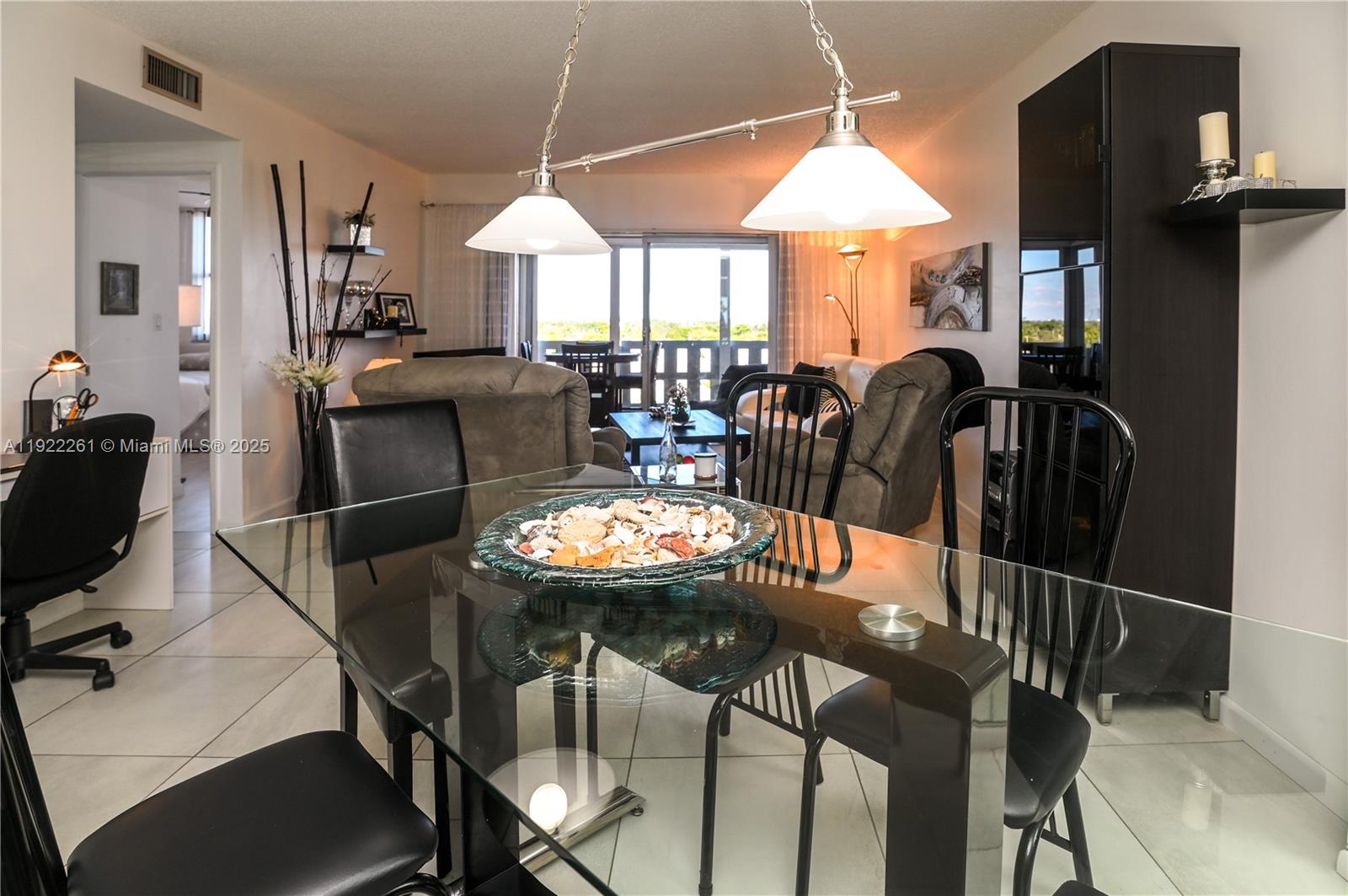 HILLCREST EAST NO 23 COND - Residential