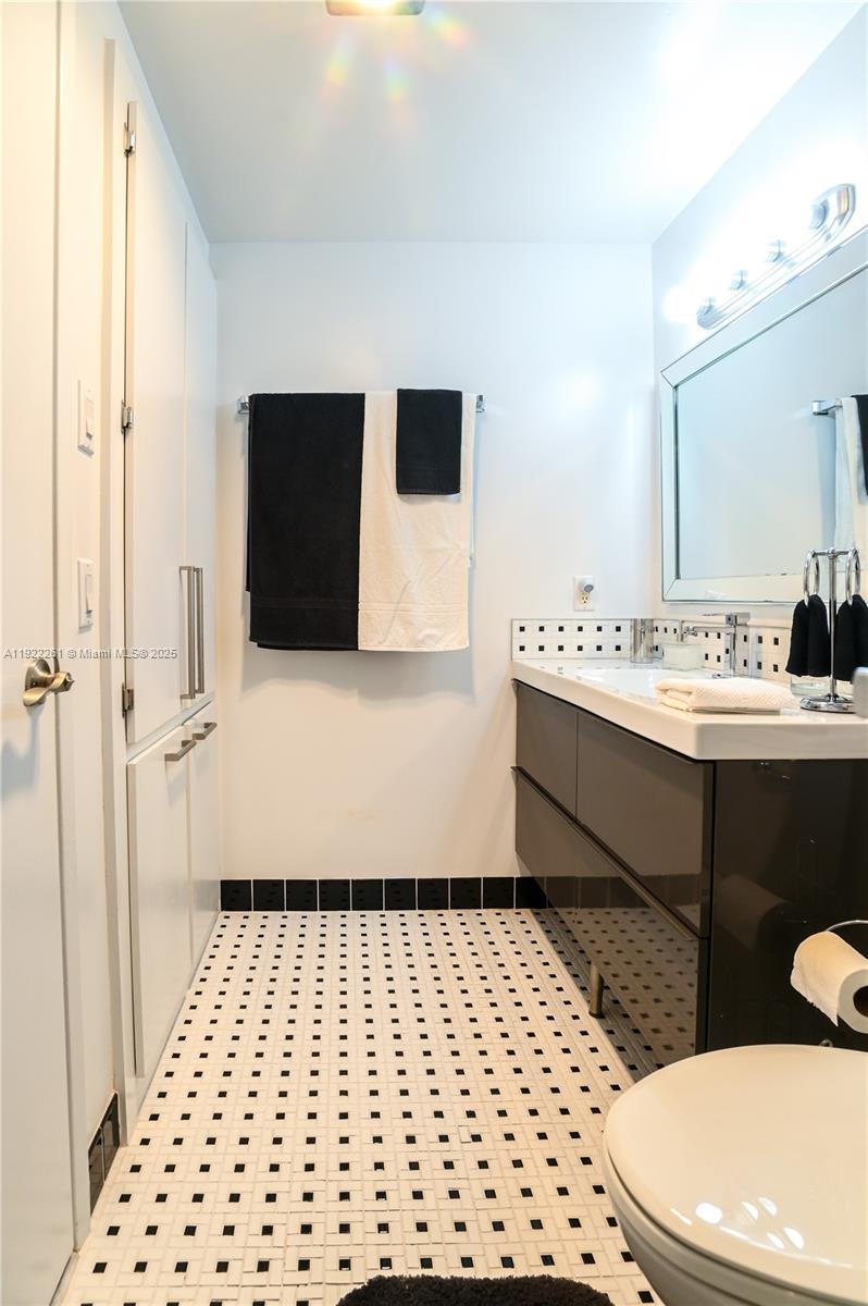 HILLCREST EAST NO 23 COND - Residential