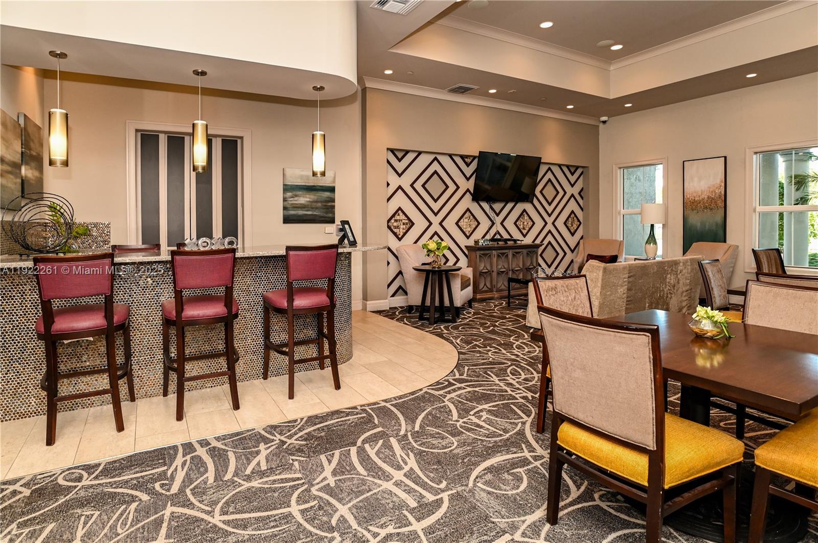 HILLCREST EAST NO 23 COND - Residential