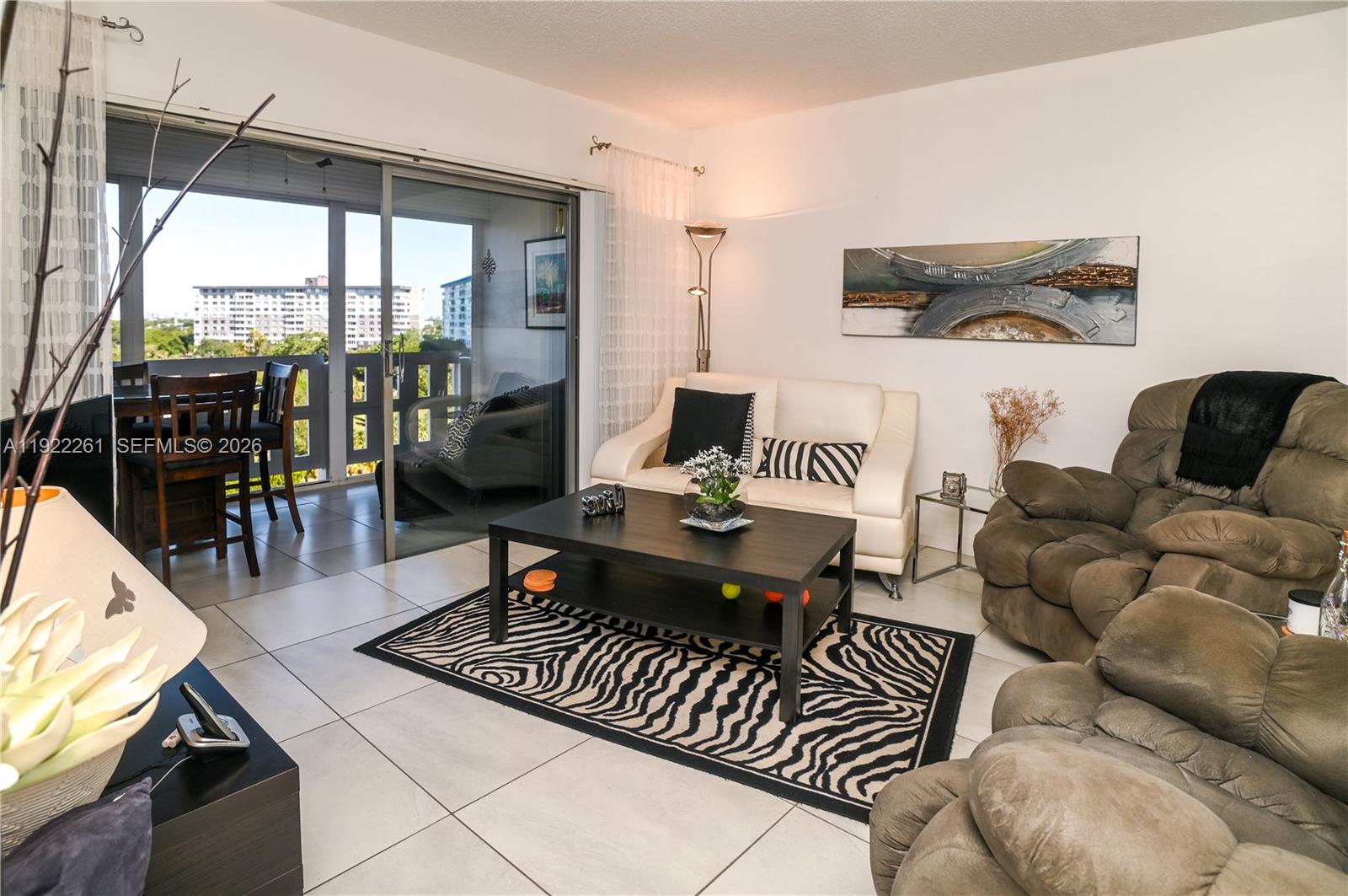 HILLCREST EAST NO 23 COND - Residential