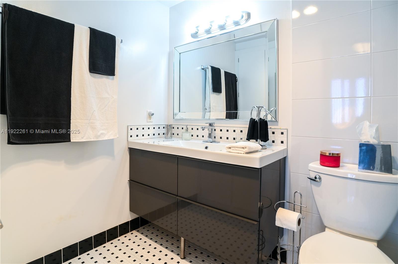 HILLCREST EAST NO 23 COND - Residential