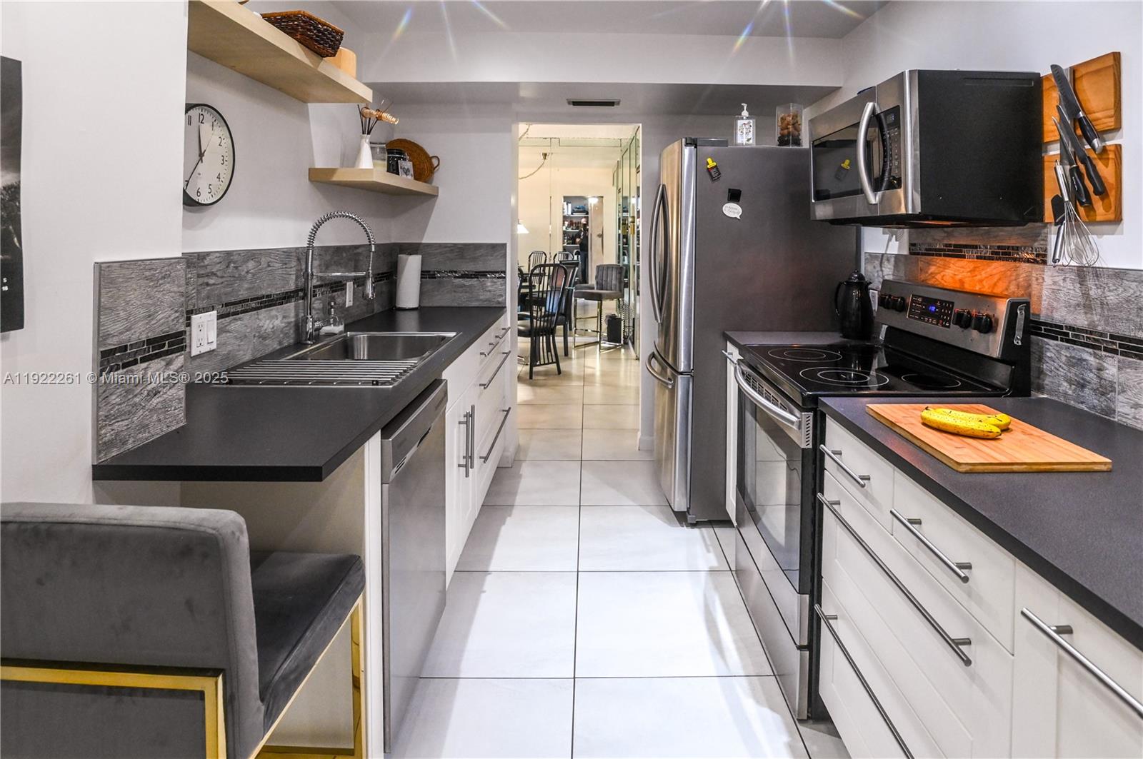 HILLCREST EAST NO 23 COND - Residential