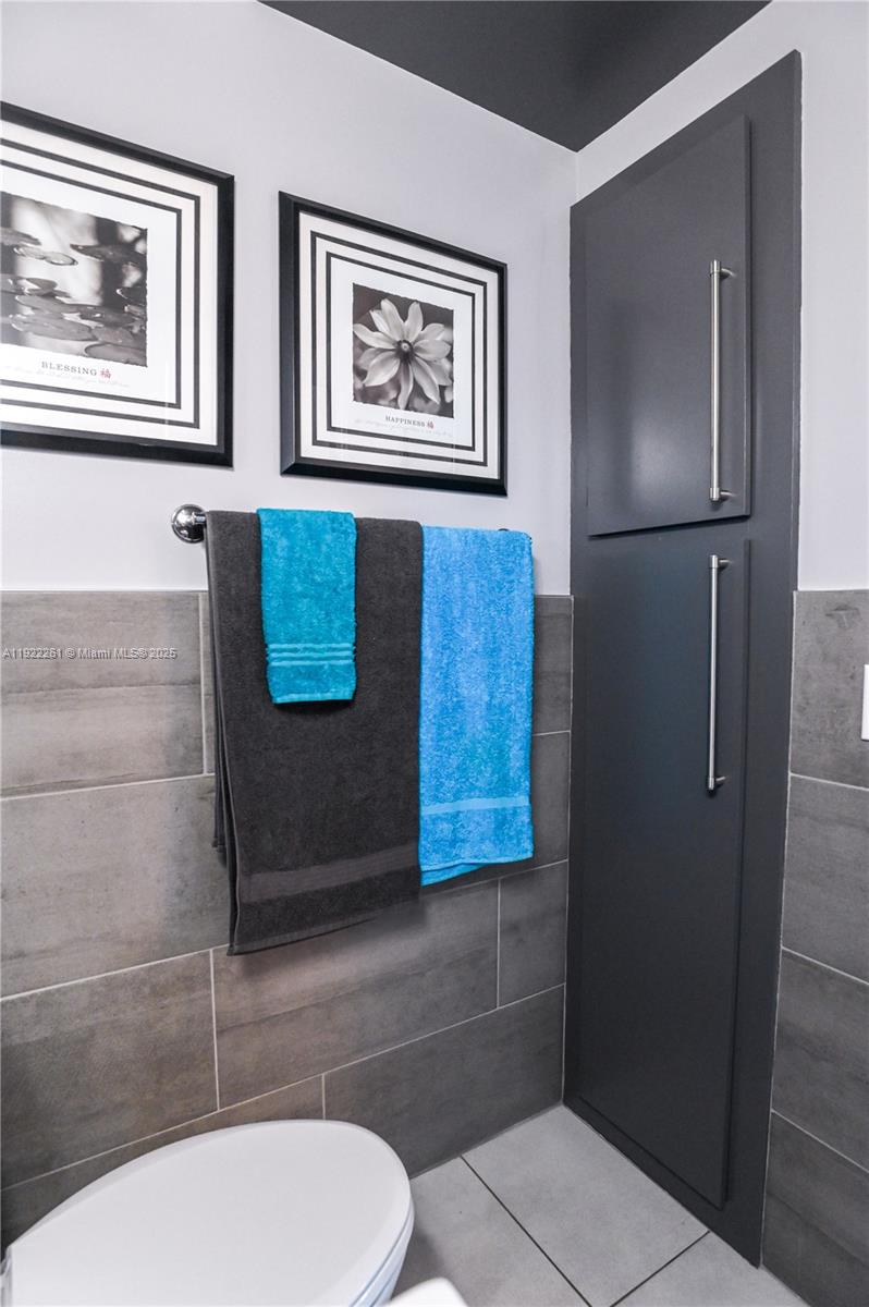 HILLCREST EAST NO 23 COND - Residential