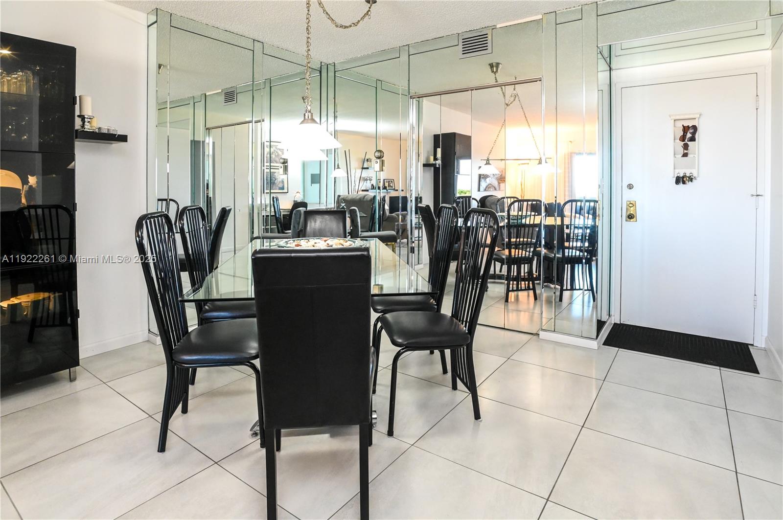 HILLCREST EAST NO 23 COND - Residential