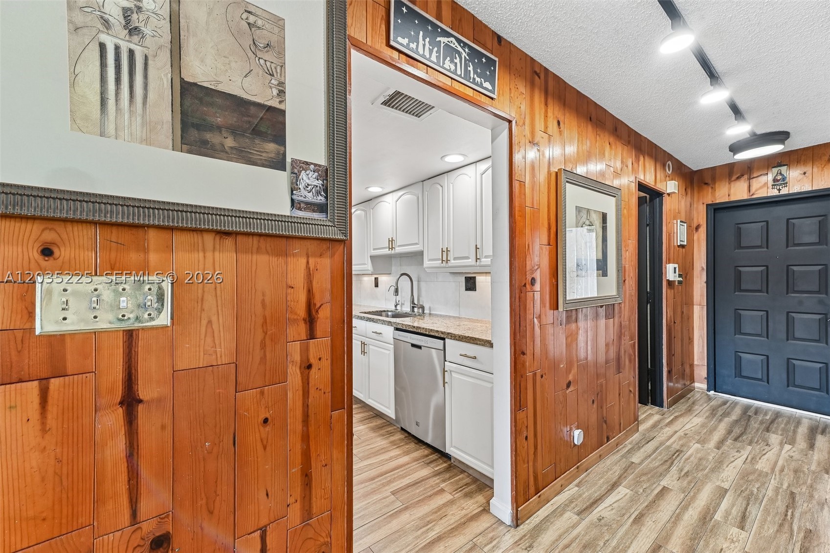 207 NW 45th Ave