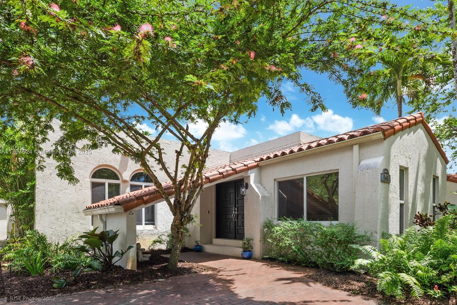 1433 Santa Cruz Ave