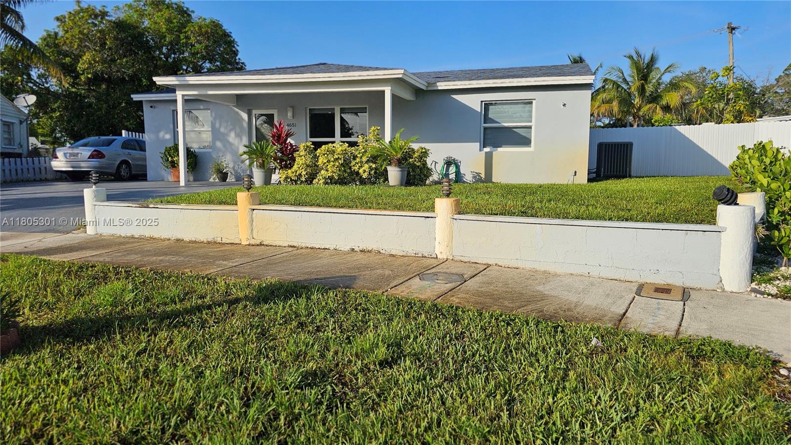 Property for Sale at 4651 Sw 19th St, Fort Lauderdale, Broward County, Florida - Bedrooms: 4 
Bathrooms: 3  - $563,000