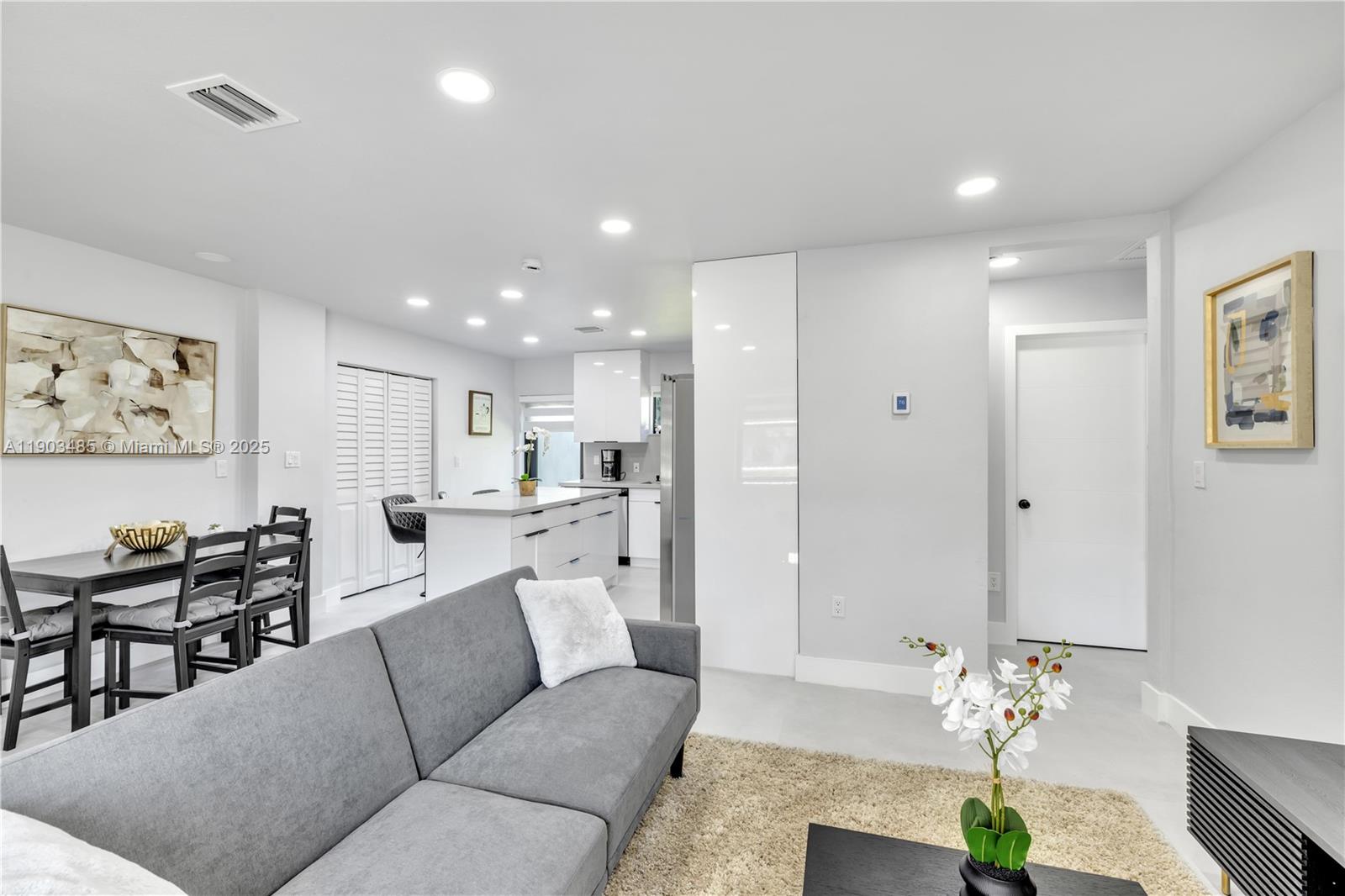 CALVERT MANORS - Residential Lease