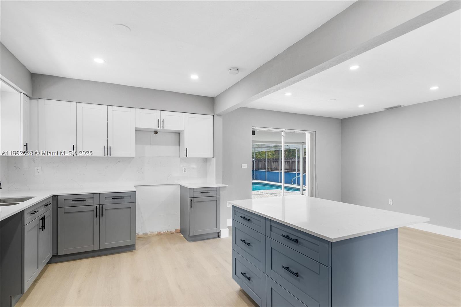 PALM LANE VILLA NO 5 - Residential Lease