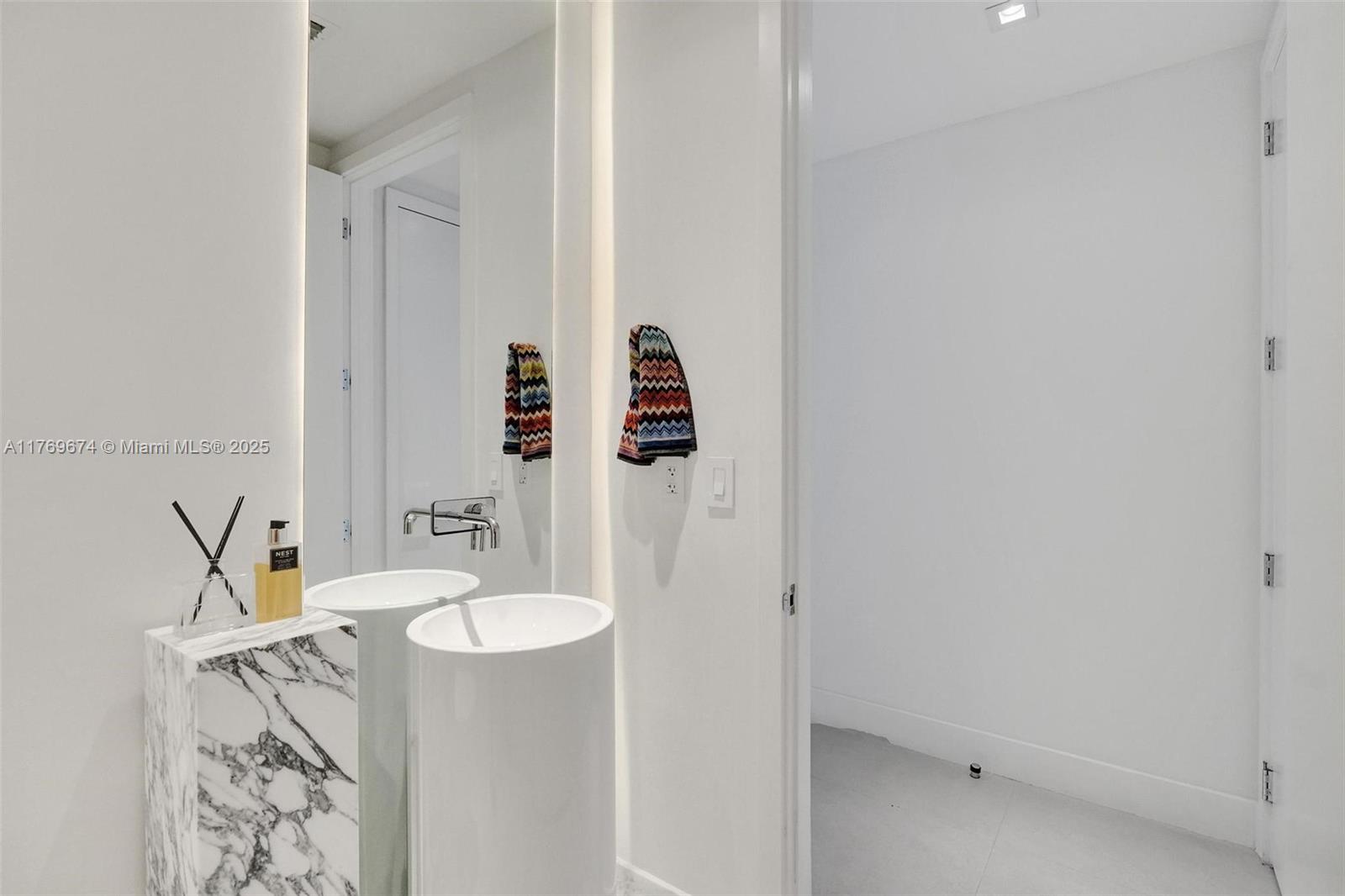 OCEANA BAL HARBOUR CONDO - Residential Lease