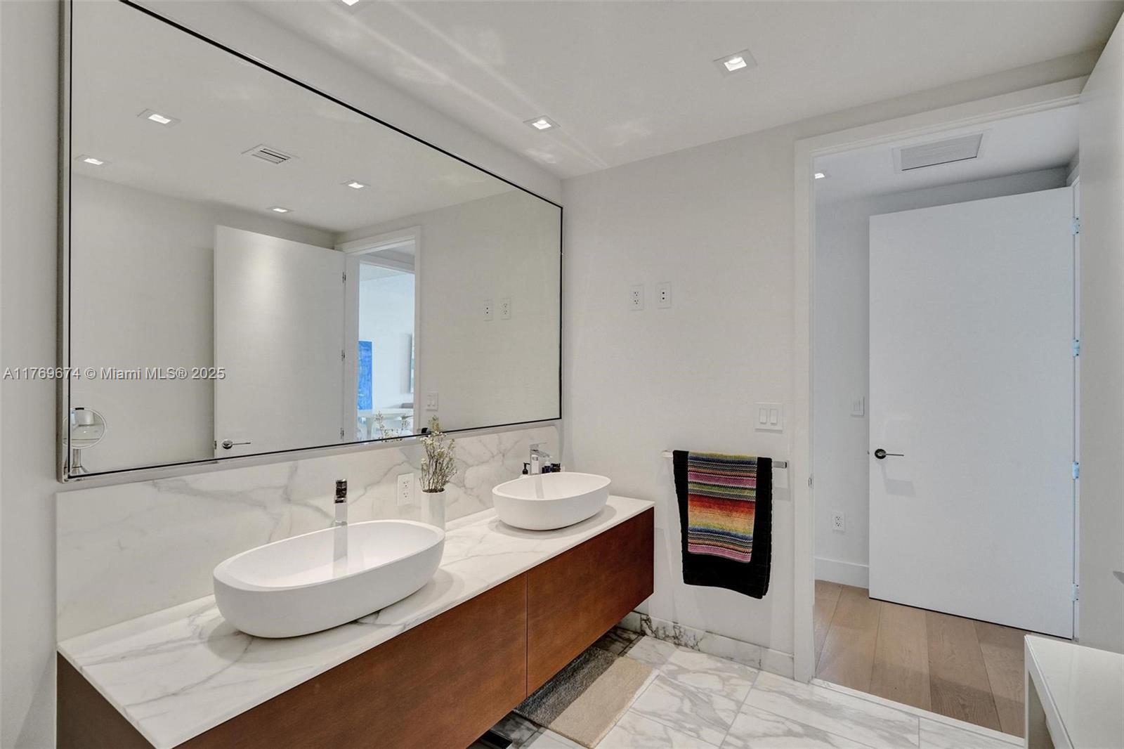 OCEANA BAL HARBOUR CONDO - Residential Lease