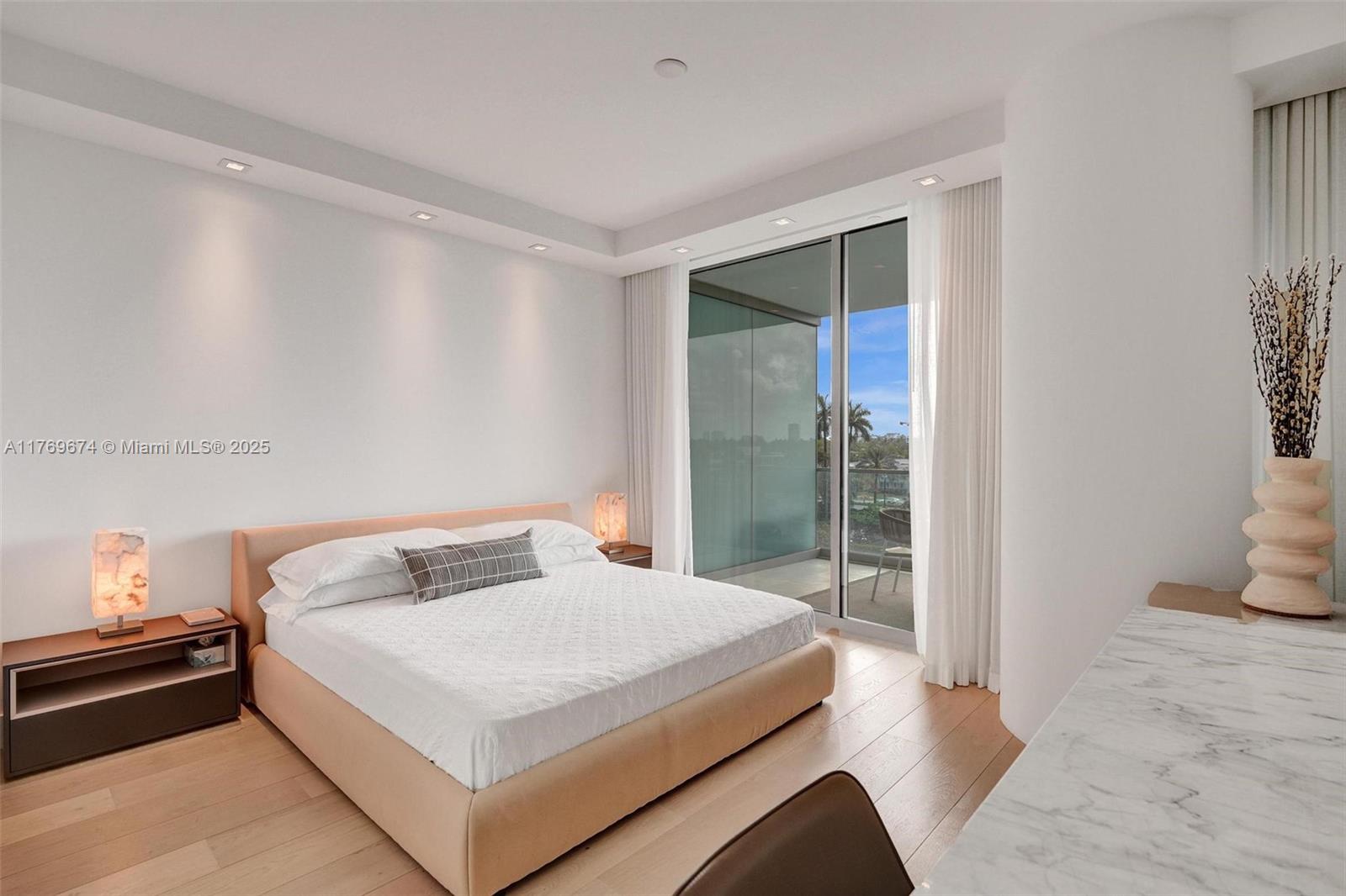 OCEANA BAL HARBOUR CONDO - Residential Lease