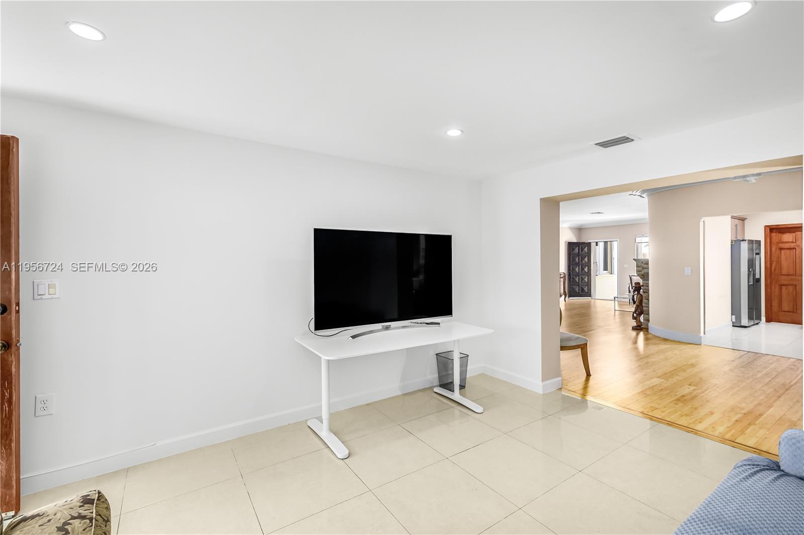 ALTOS DEL MAR NO 6 - Residential