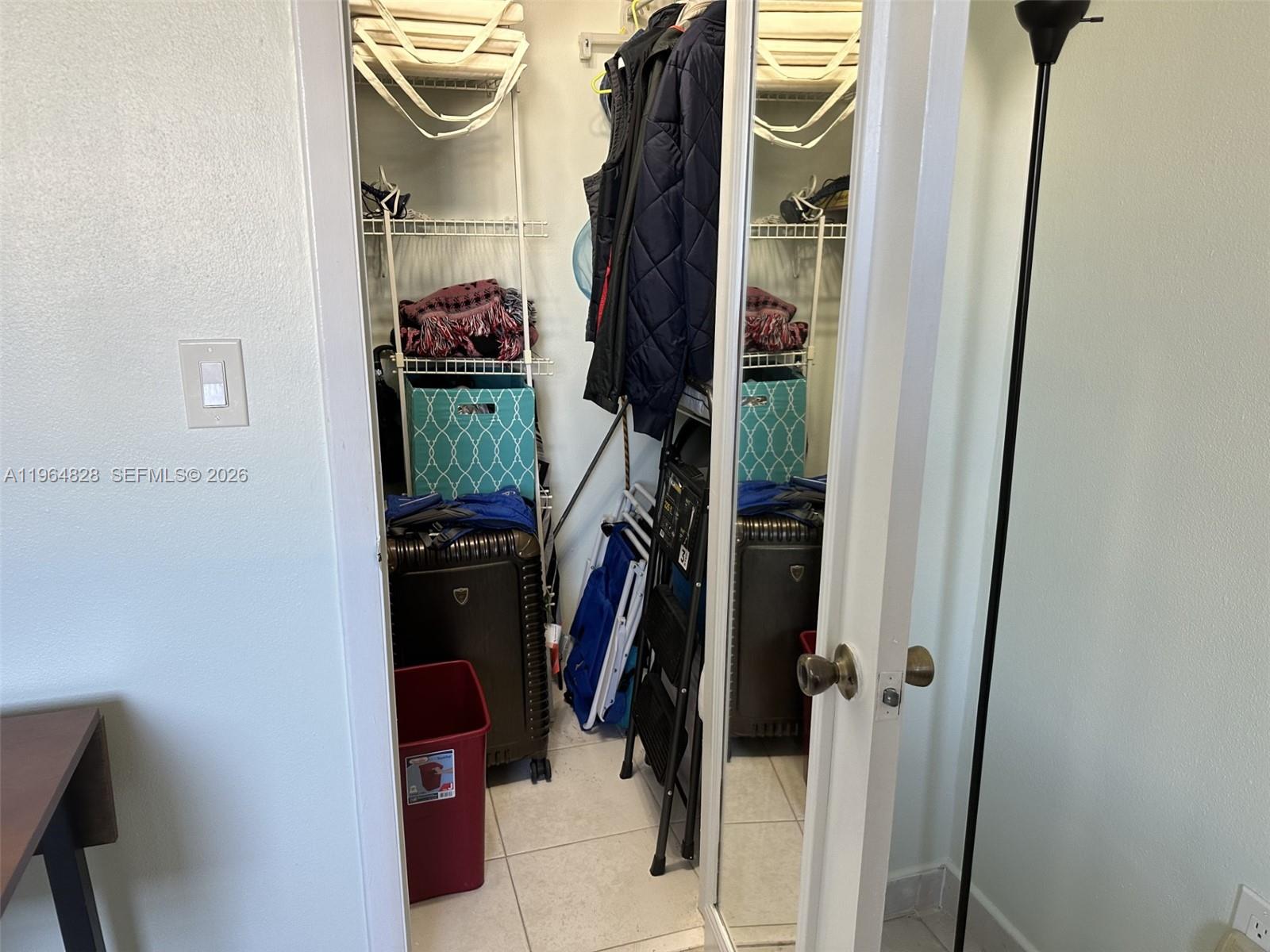 POINT EAST SEC III CONDOM - Residential