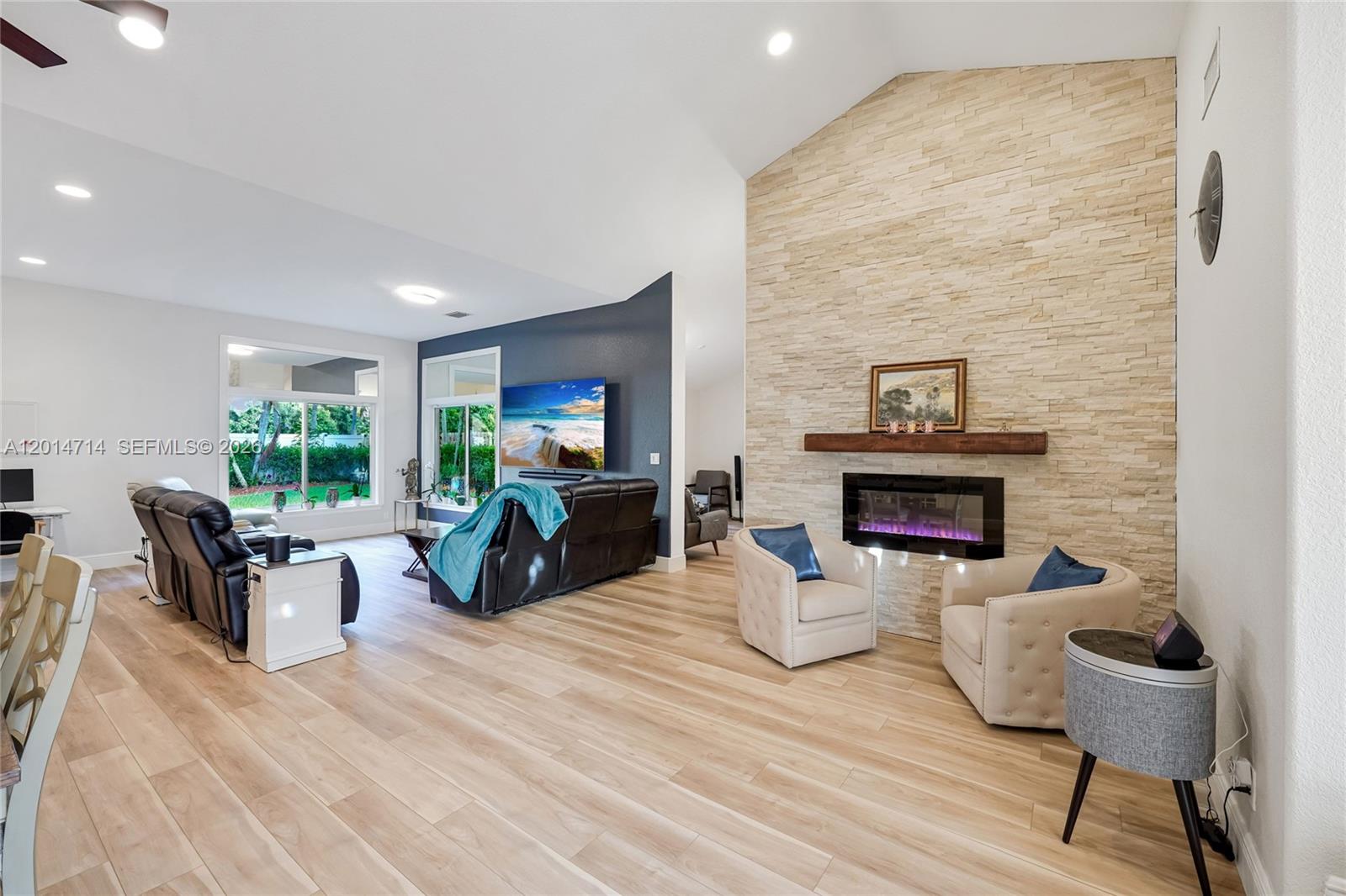 1190 Balboa Ct