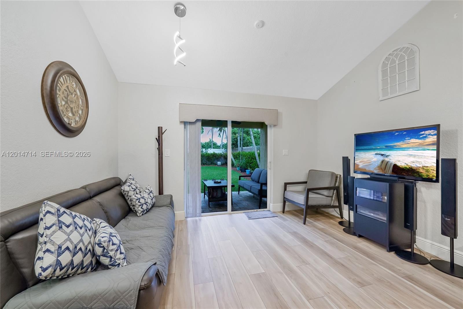Laguna Springs - Residential