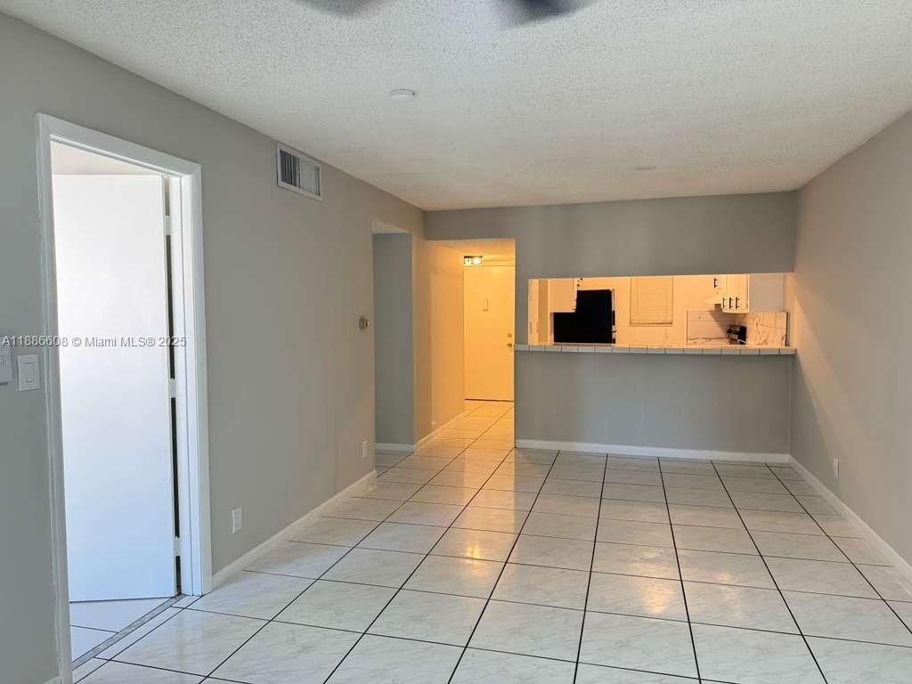 COUNTRYSIDE CONDO - Residential Lease