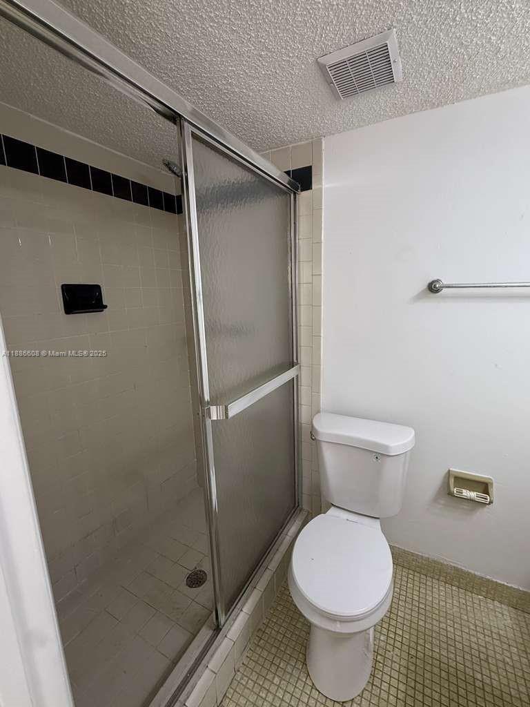 COUNTRYSIDE CONDO - Residential Lease