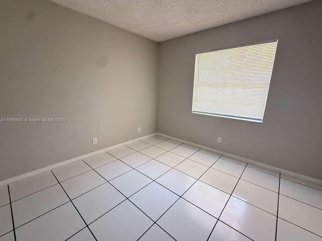 COUNTRYSIDE CONDO - Residential Lease