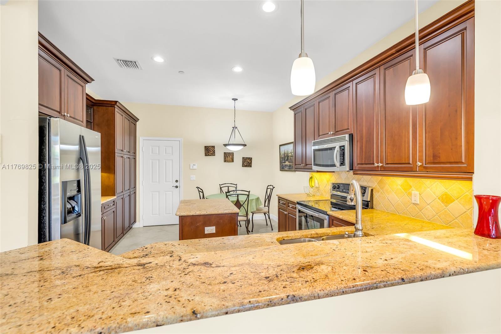 COLONY PALMS - Residential
