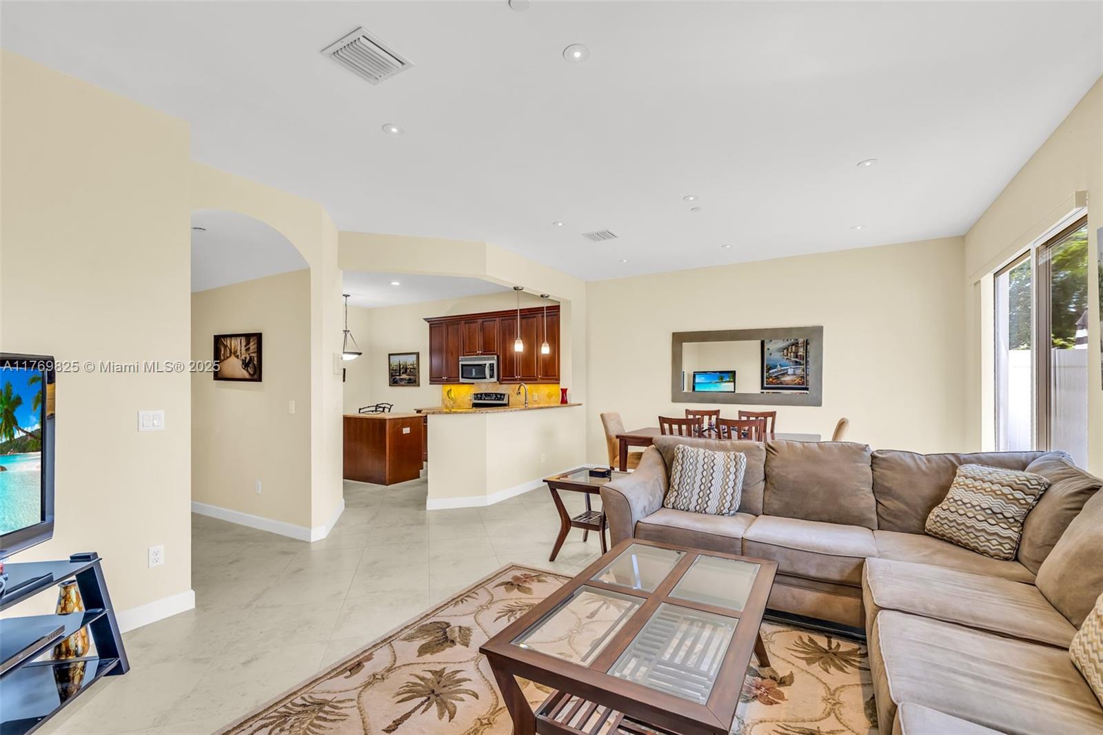 COLONY PALMS - Residential