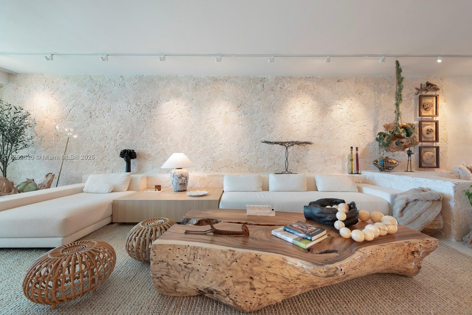 16901 Collins Ave 2703