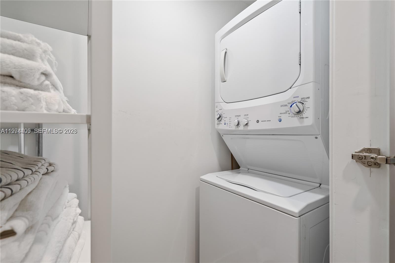 ICON BAY CONDO - Residential Lease