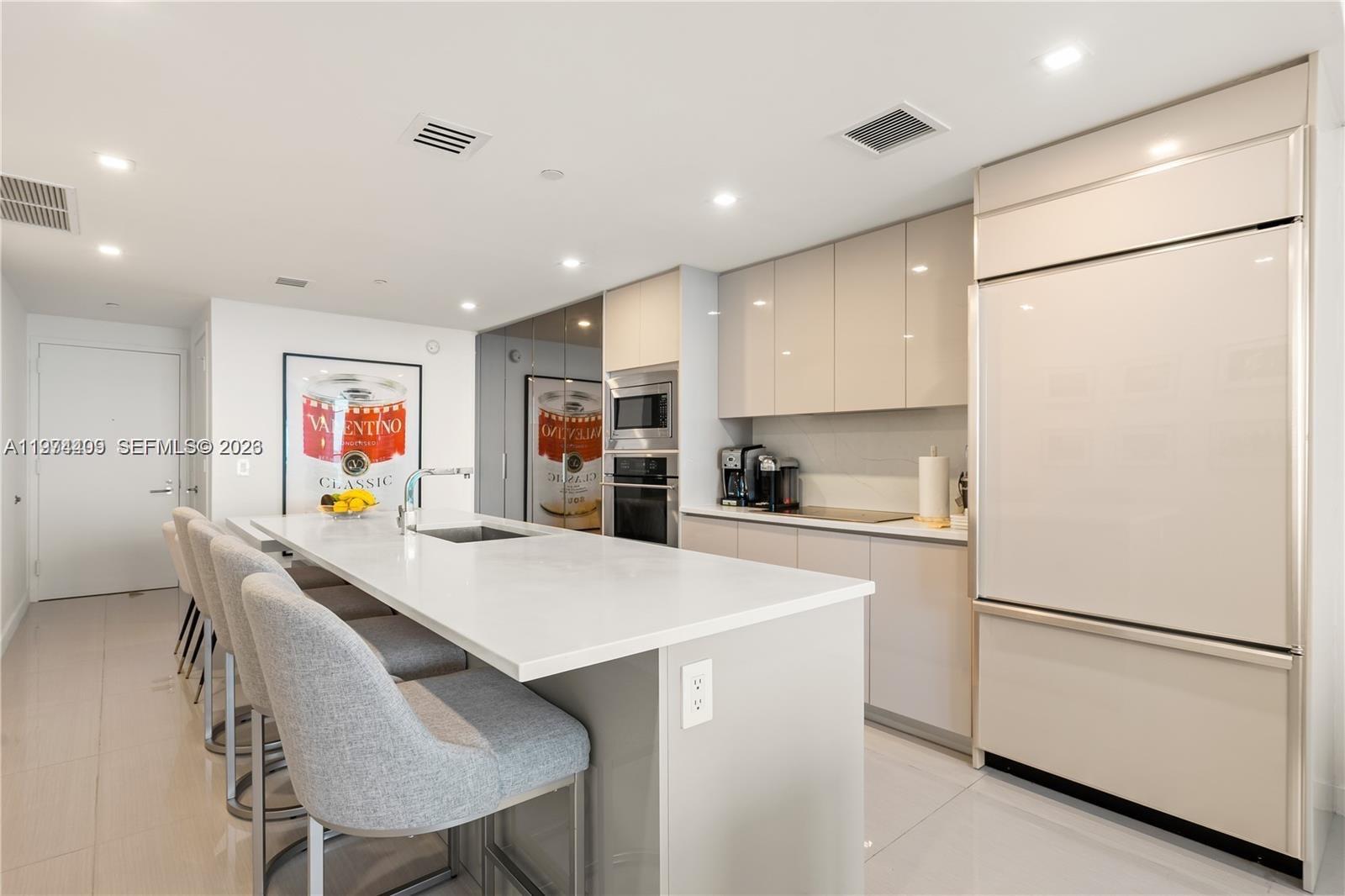 ICON BAY CONDO - Residential Lease