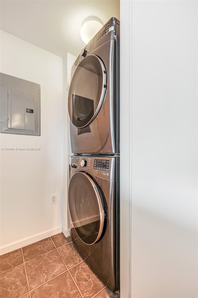 50 BISCAYNE CONDO - Residential Lease