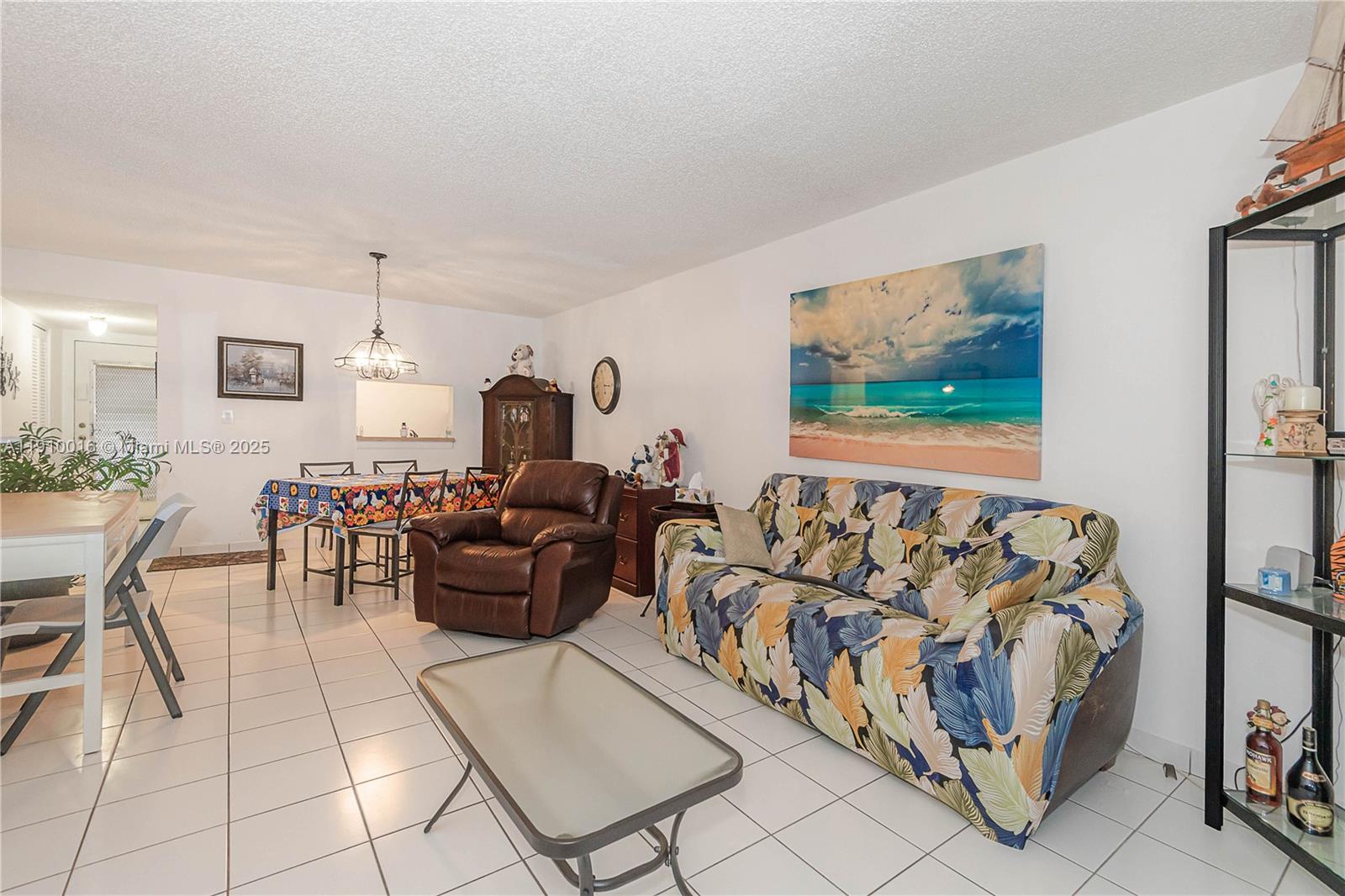 SOMERSET AT LAUDERDALE LA - Residential