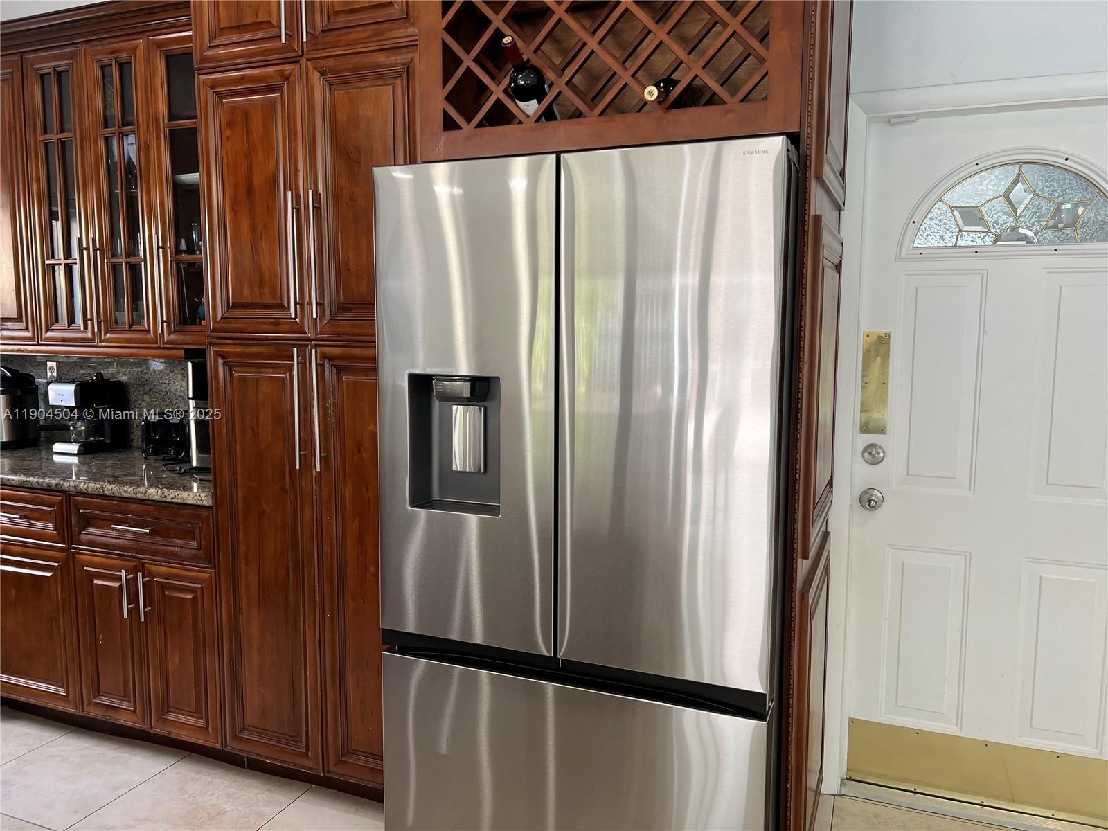 SHORES CALUSA - Residential