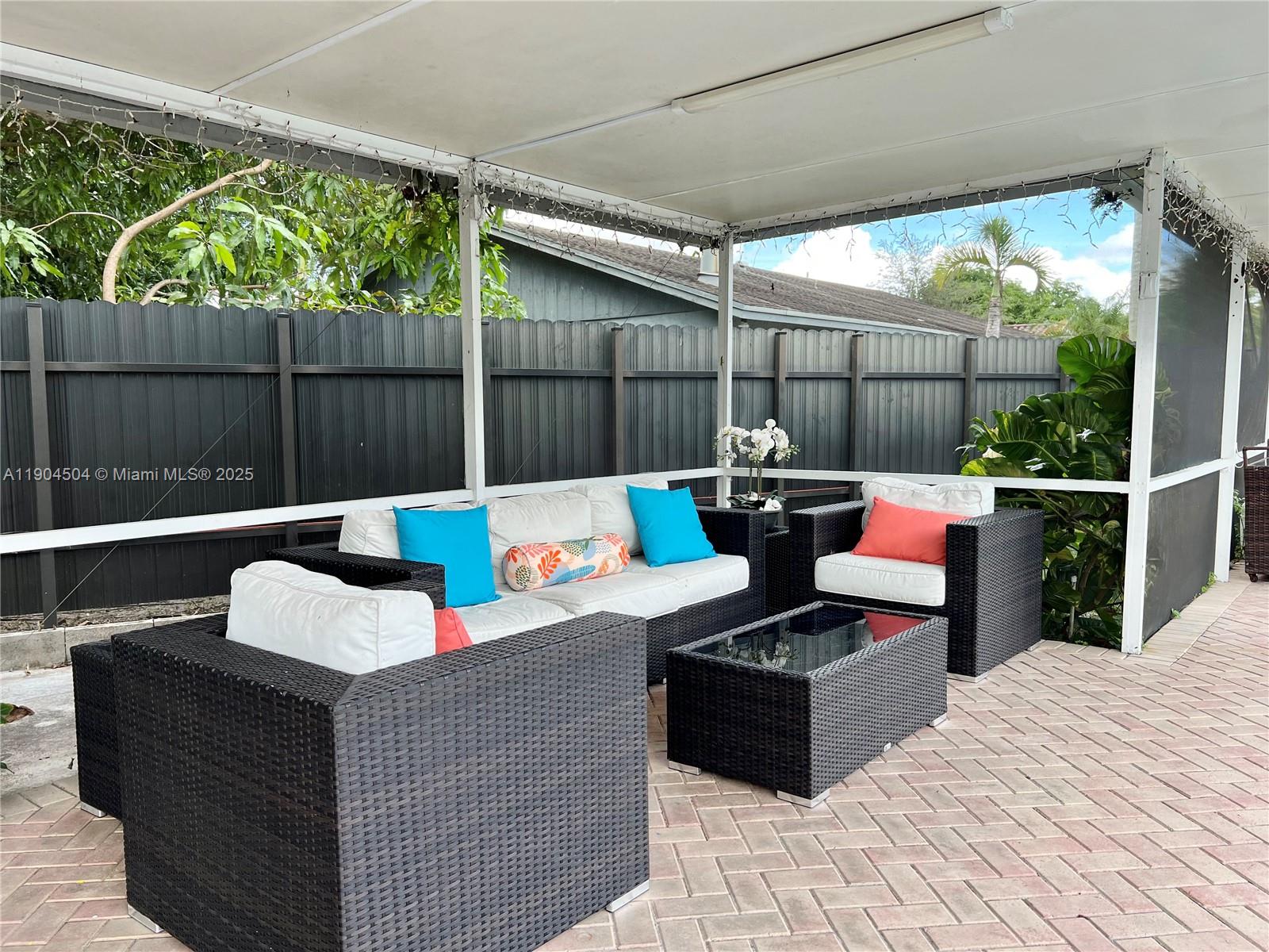 SHORES CALUSA - Residential