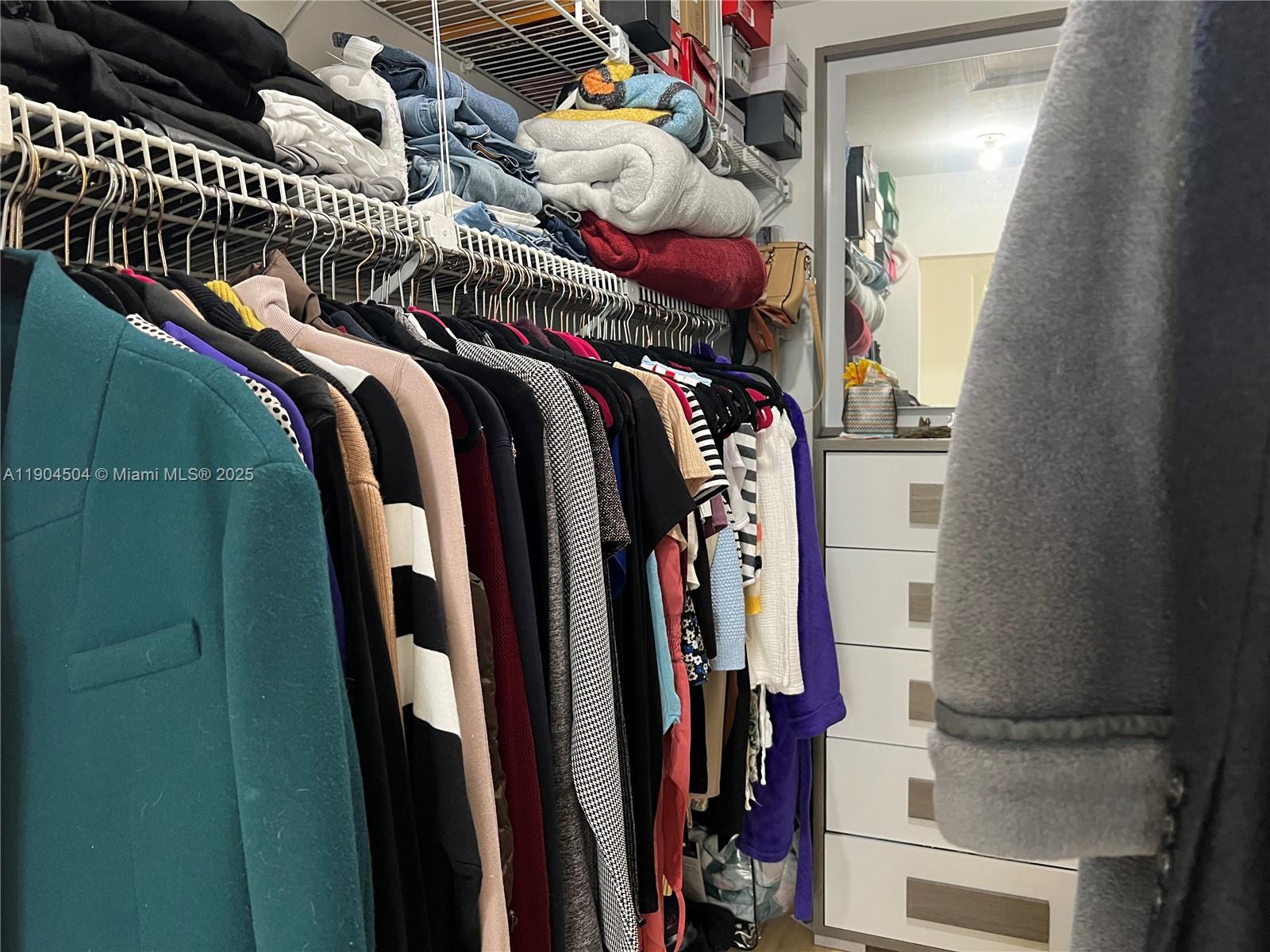 SHORES CALUSA - Residential