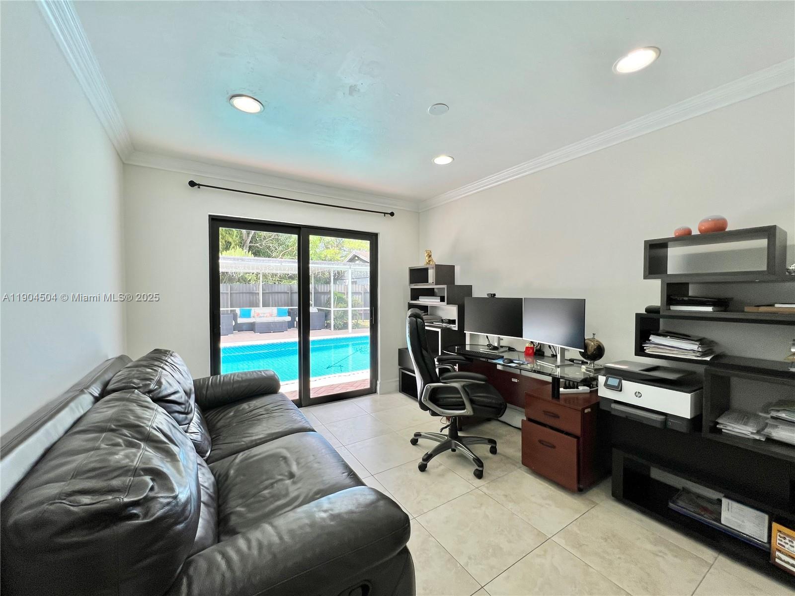 SHORES CALUSA - Residential