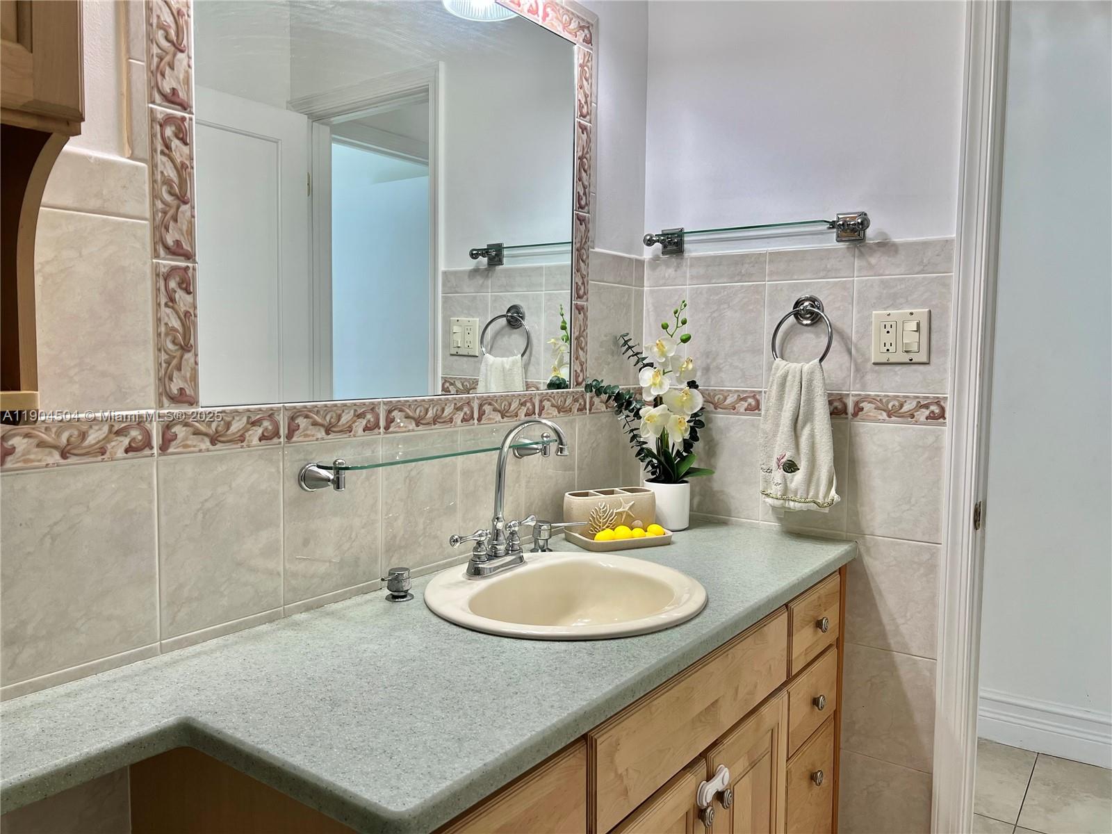 SHORES CALUSA - Residential