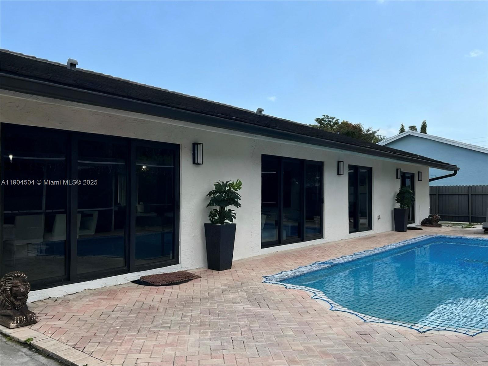 SHORES CALUSA - Residential