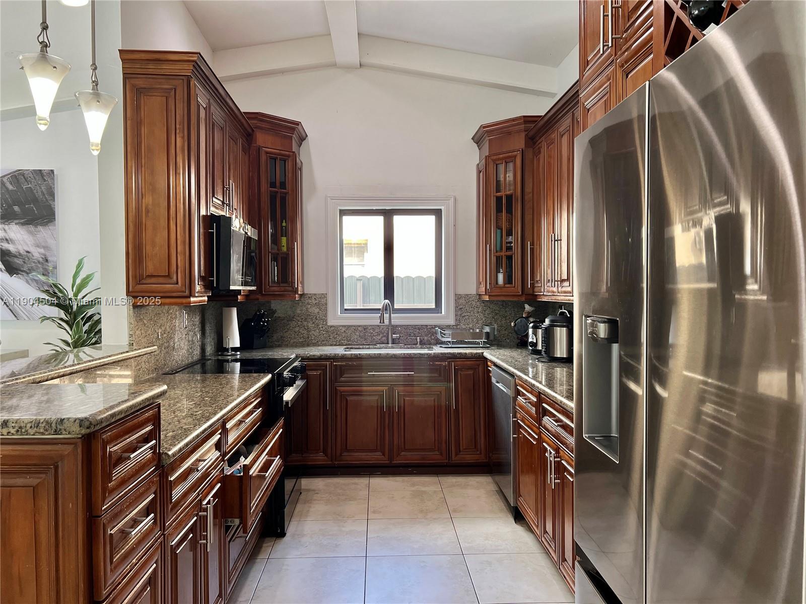 SHORES CALUSA - Residential